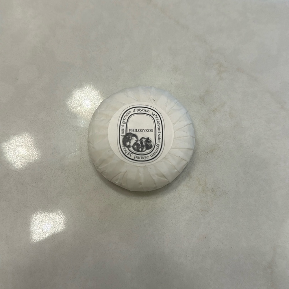 New/ unused. Diptyque. philosykos soap. 1.06 oz